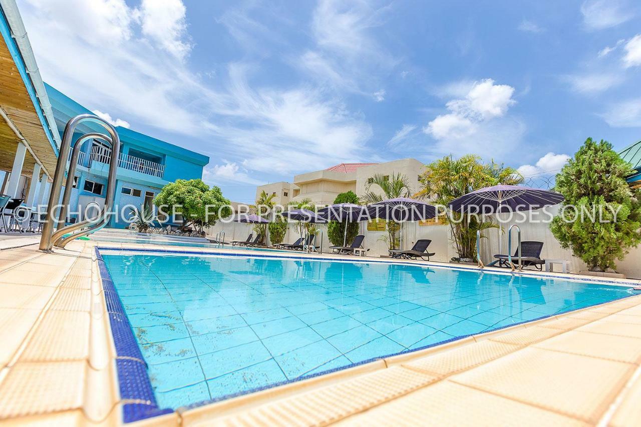 Erata Hotel North Legon ภายนอก รูปภาพ